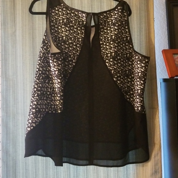 Black and white top - Picture 3 of 4